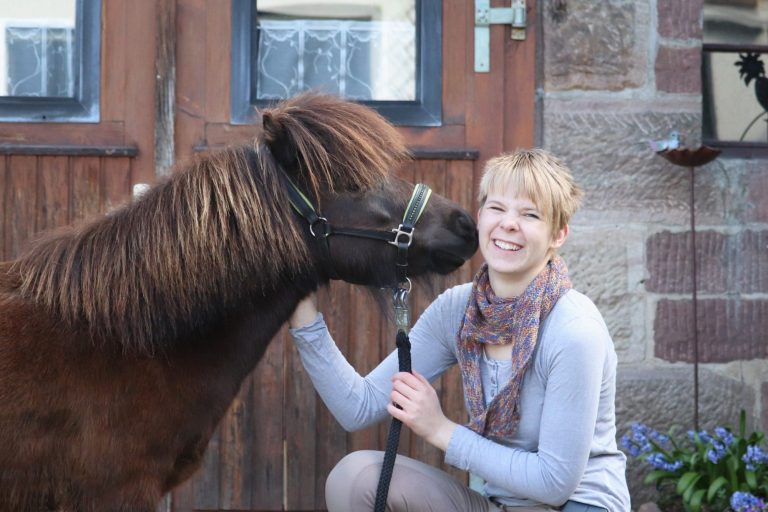 Carina Warnstädt: mobiles Pferdetraining in Nordhessen und im Schwalm-Eder-Kreis